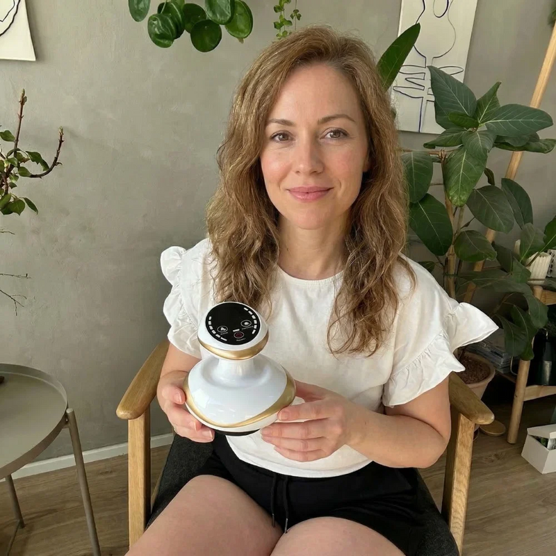 Vrouw met Smoova in haar woonkamer